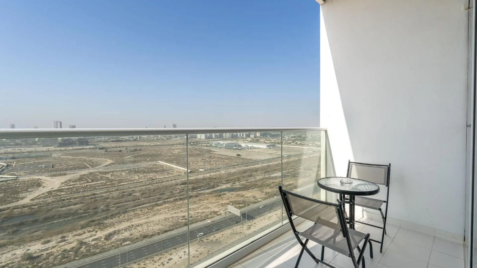 Majestic Studio In Damac Carson C Dubai 0*,